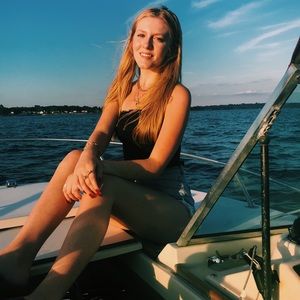 Meet your Posher, Michaela